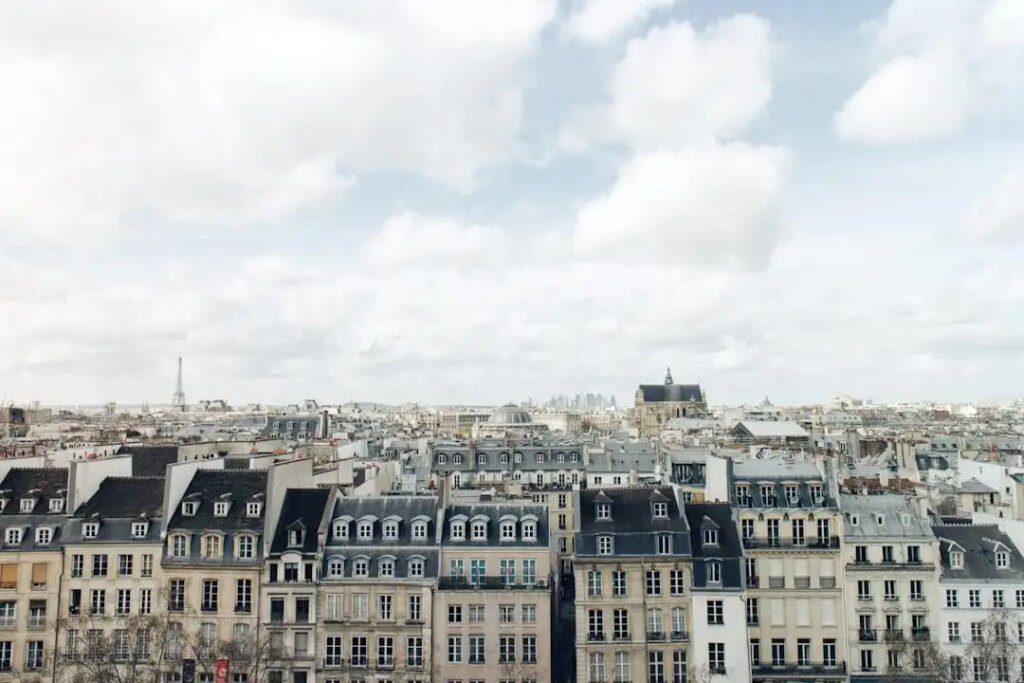 Les meilleurs espaces sécurisés pour pratiquer le yoga nu à Paris Les meilleurs espaces sécurisés pour pratiquer le yoga nu à Paris