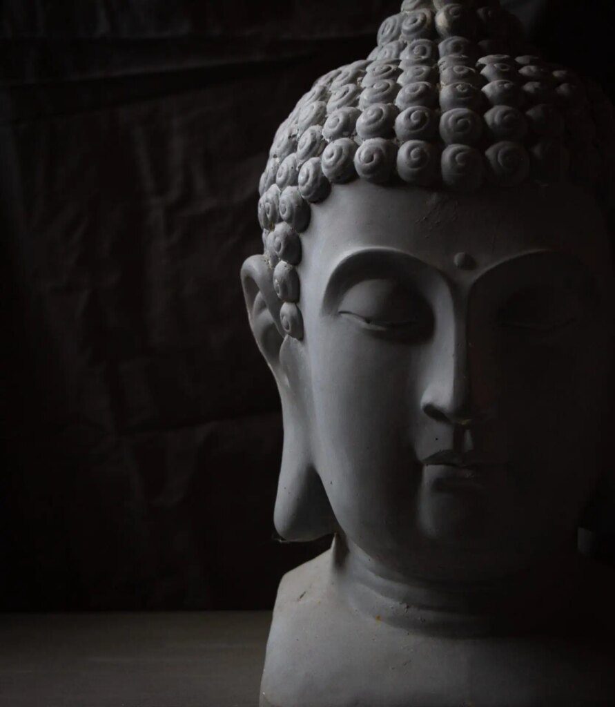 La quête de soi à travers le yoga : une recherche des vérités philosophiques La quête de soi à travers le yoga : une recherche des vérités philosophiques