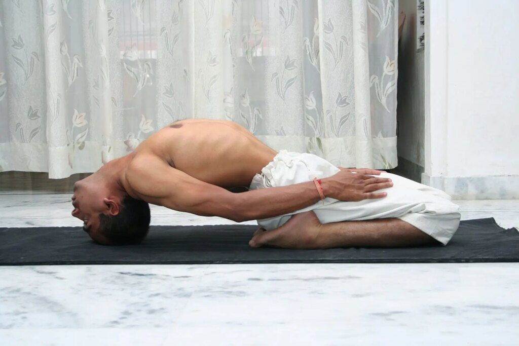 Les meilleurs espaces sécurisés pour pratiquer le yoga nu à Paris