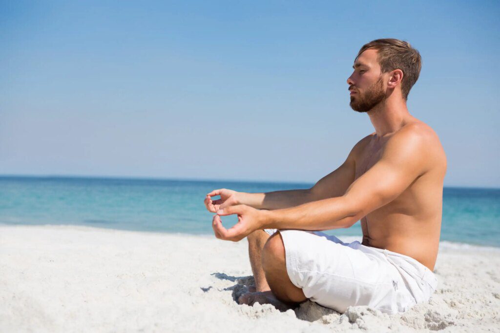 Les secrets de l'épanouissement personnel grâce au yoga nu