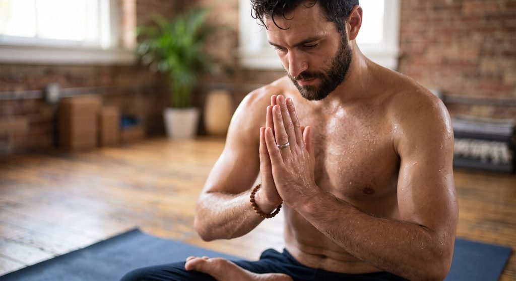 Yoga nu : que faire si vous avez les mains moites Yoga nu : que faire si vous avez les mains moites